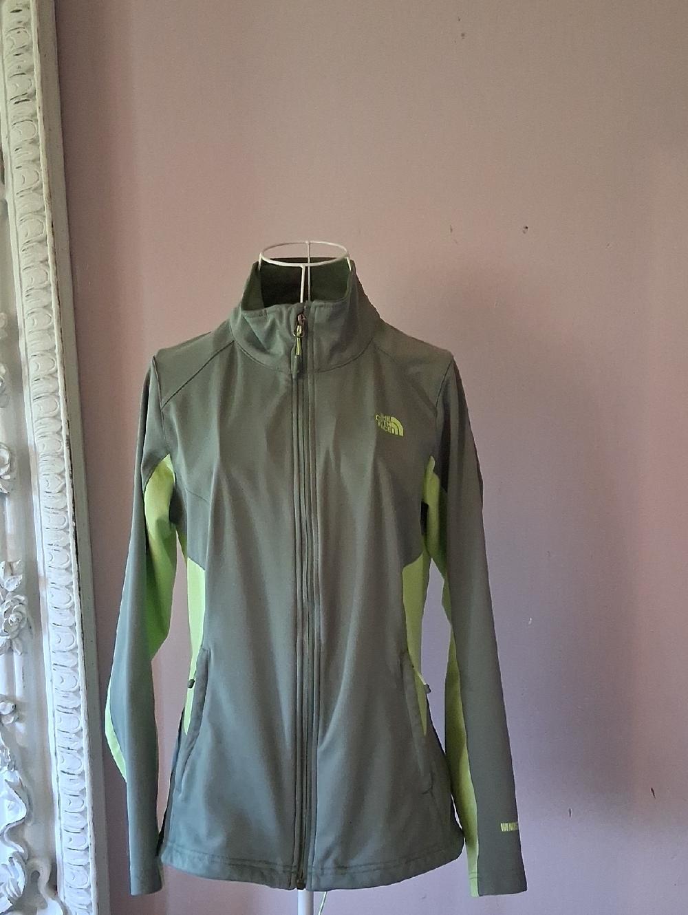 The North Face Women's Green Lightweight Softshell Jacket